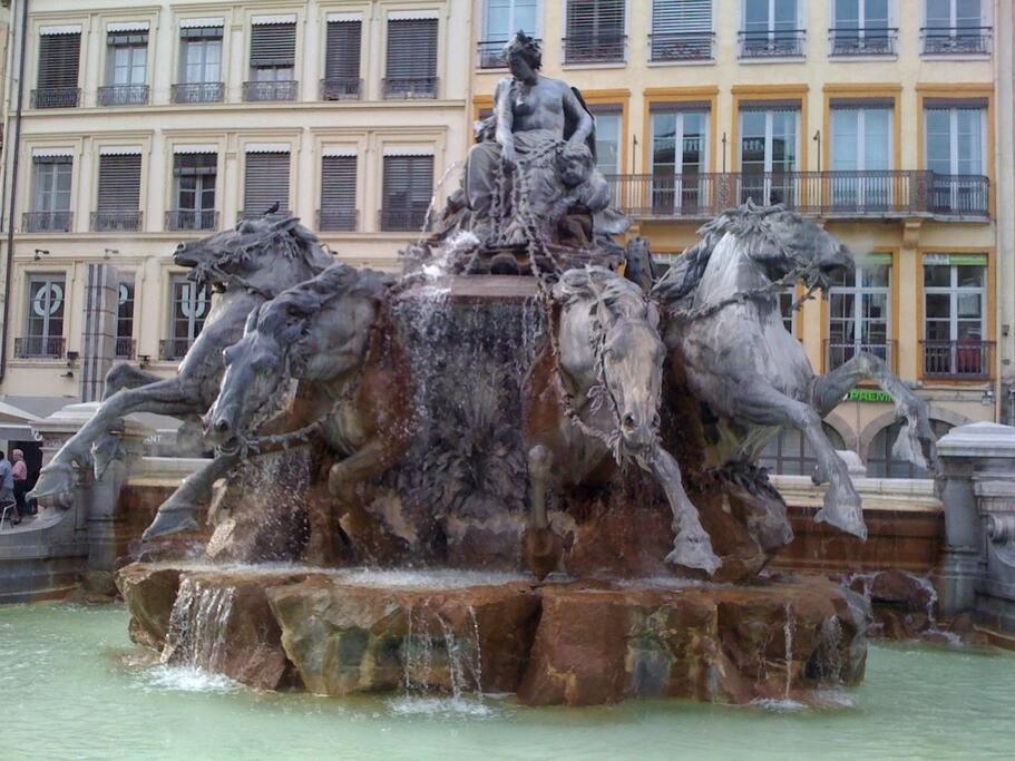Appartement Place Des Terreaux Lyon Ngoại thất bức ảnh